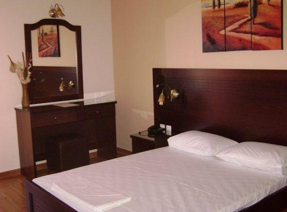 Nerotriviá Pantheon Hotel & Suites الغرفة الصورة